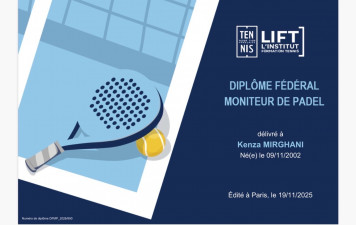 Une Coach Padel à Contres!